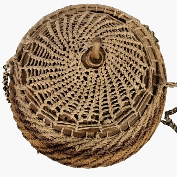 Handwoven Coconut Shell Crossbody Purse Lid Shoulder Strap Boho Unique Natural - Picture 6 of 8